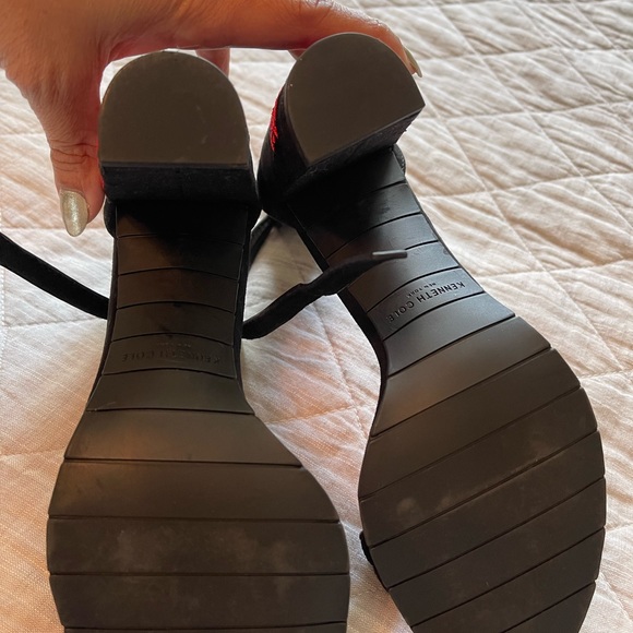 Used once in the wedding - Picture 3 of 3